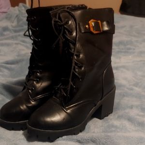 Combat boots